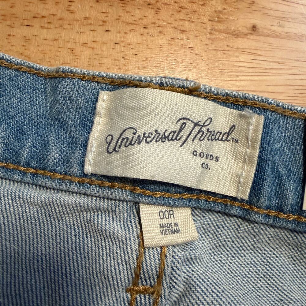 Universal Thread Women's Light Wash Embellished 9… - image 10